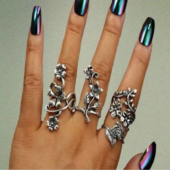 4 piece Bohemian Floral Rings - Picture 1 of 3
